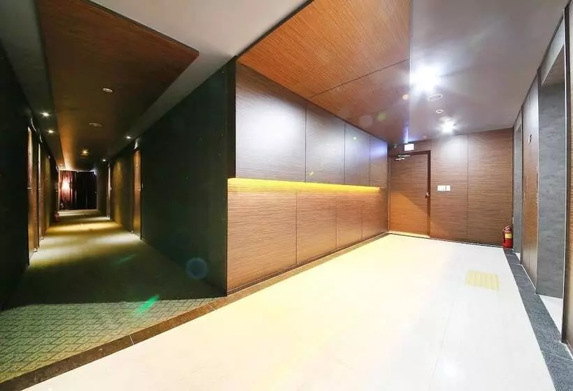 Hotelli Uijeongbu La Tree