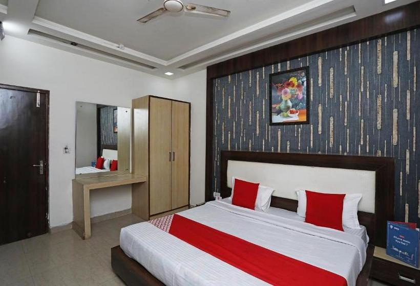 בית מלון כפרי Vanaya Palace By Oyo Rooms