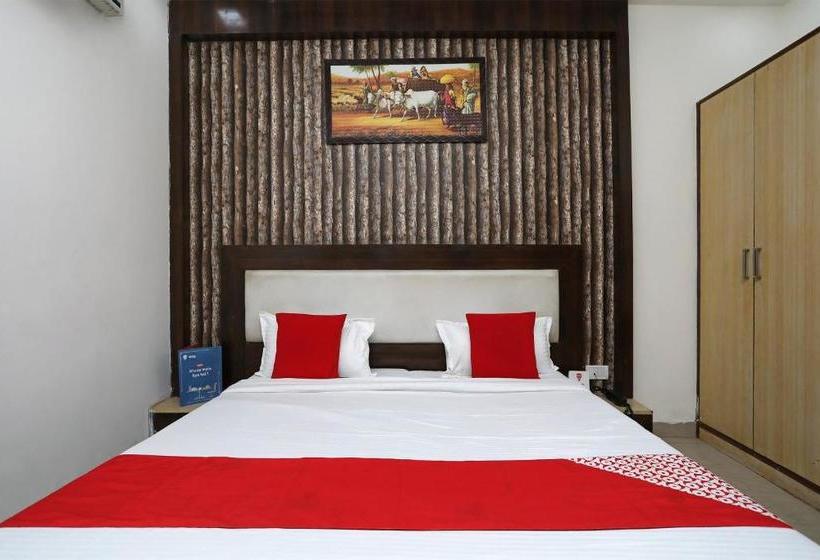 בית מלון כפרי Vanaya Palace By Oyo Rooms