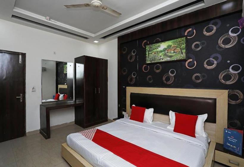 בית מלון כפרי Vanaya Palace By Oyo Rooms