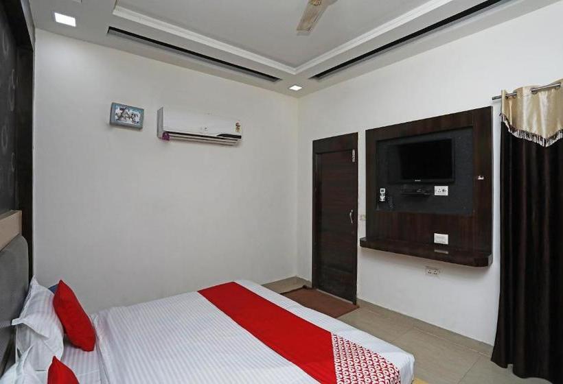 בית מלון כפרי Vanaya Palace By Oyo Rooms