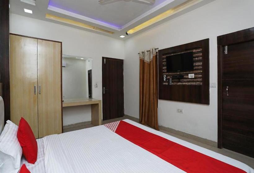 בית מלון כפרי Vanaya Palace By Oyo Rooms