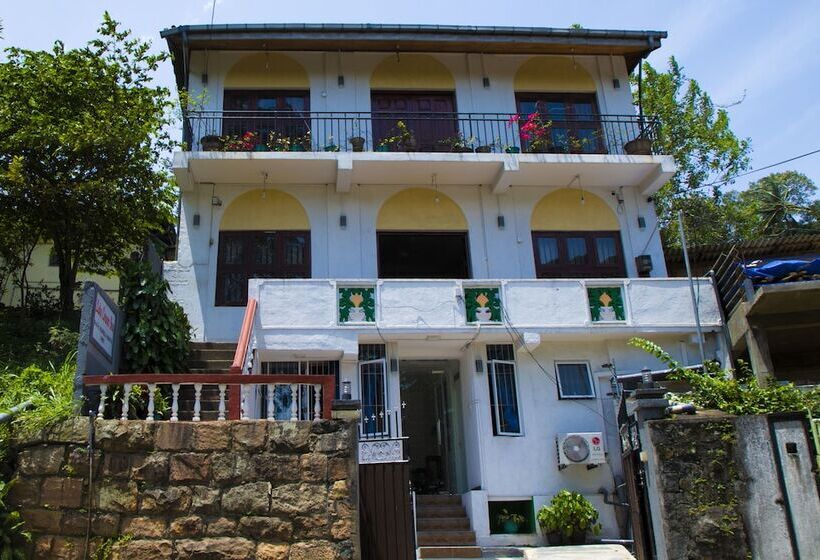 פנסיון Lake Corner Inn