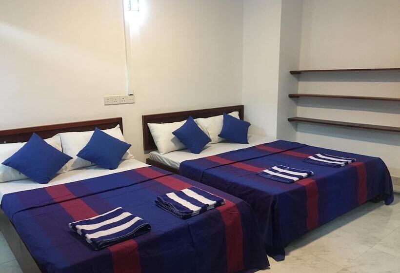 פנסיון Lake Corner Inn