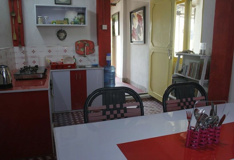 پانسیون Space A