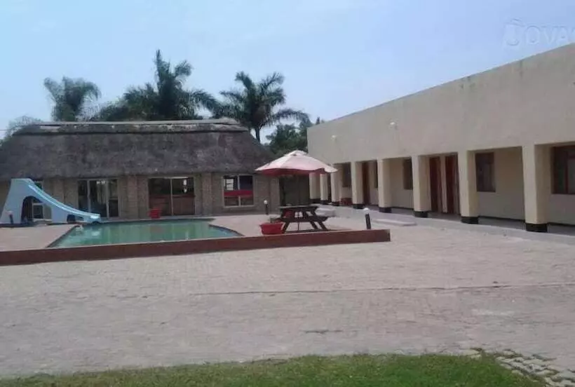 Tshesebe Stopover Motel