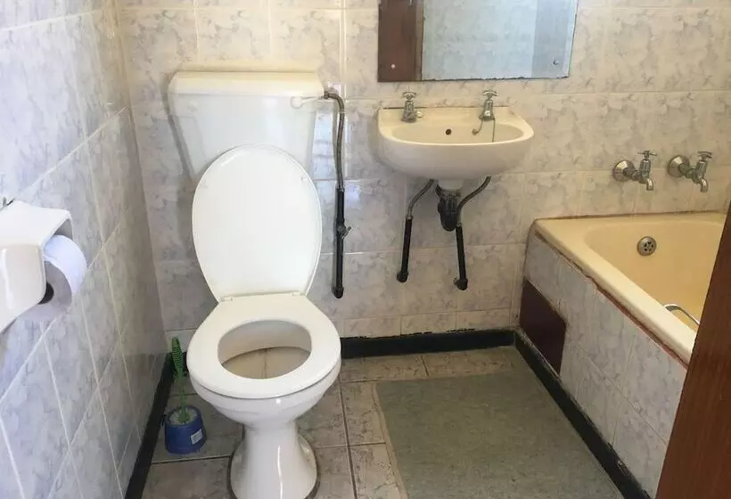 Tshesebe Stopover Motel