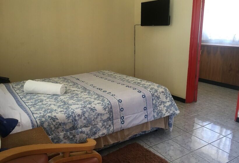 Tshesebe Stopover Motel