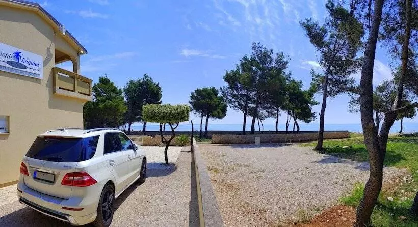 Apartments Laguna