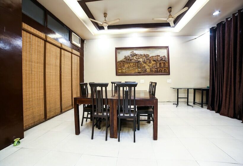 בית מלון כפרי Capital O 928 Villa@43