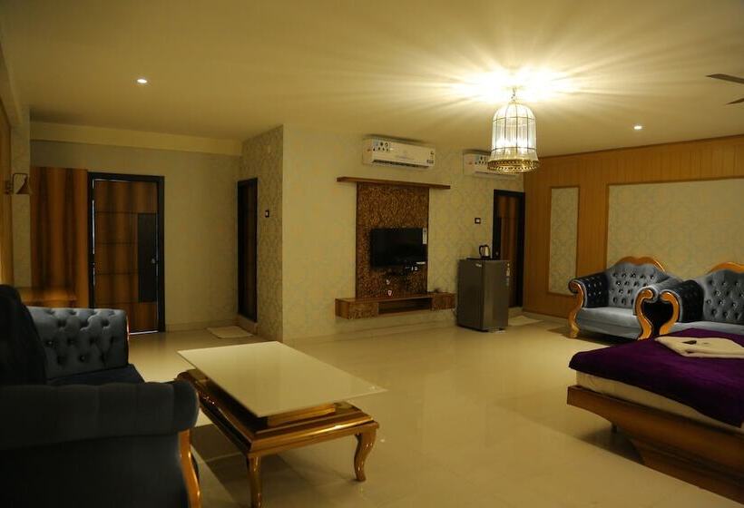 فندق Santoshi Novatel