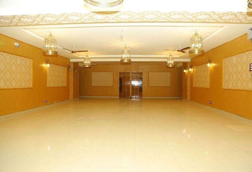 فندق Santoshi Novatel