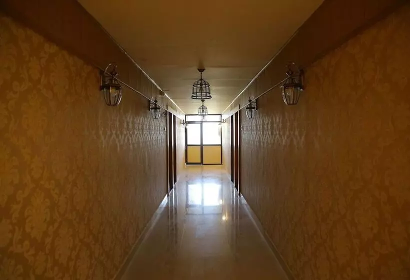 ホテル Santoshi Novatel