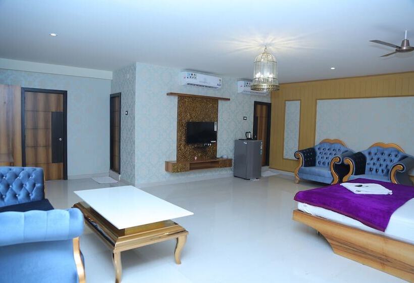 فندق Santoshi Novatel