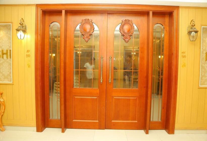 فندق Santoshi Novatel