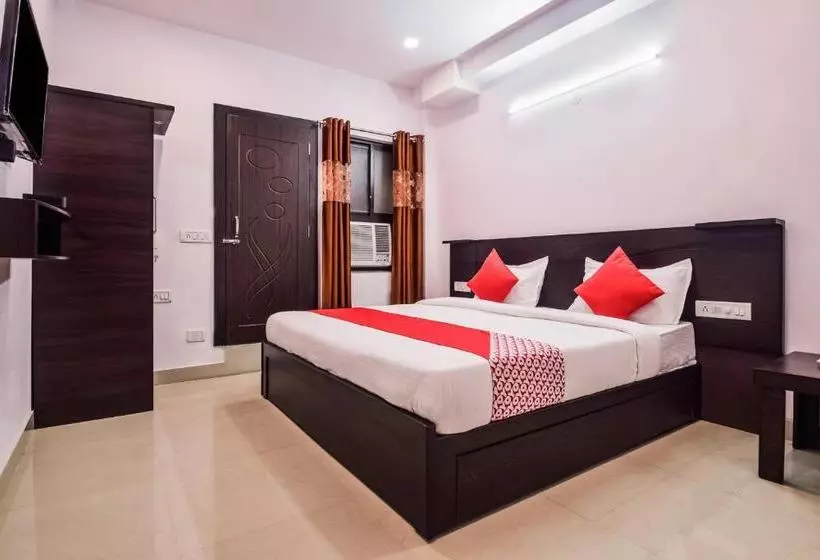 Oyo 23296 Hotel Quality Time