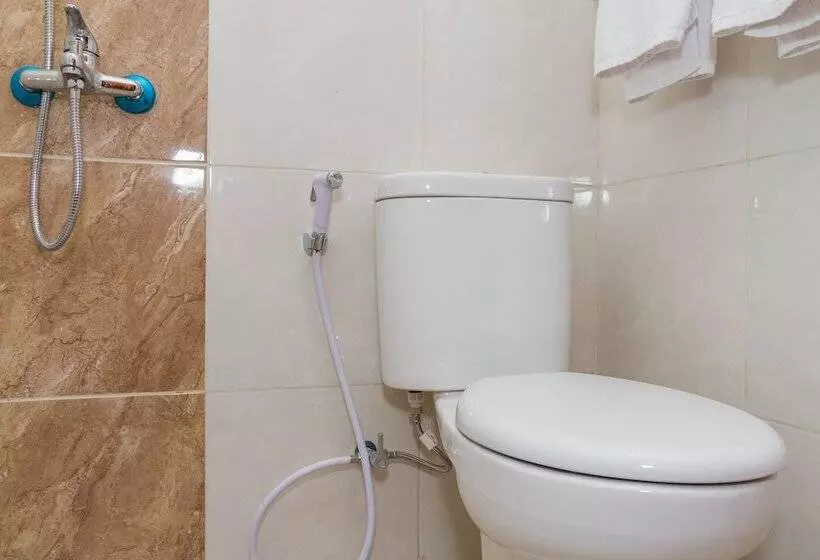 Pension Reddoorz Plus @ Dipatiukur