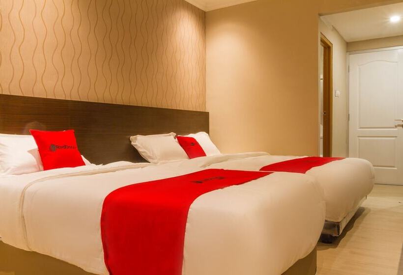 פנסיון Reddoorz Plus @ Dipatiukur