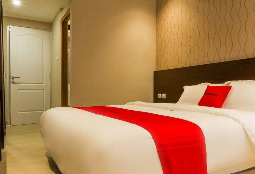 פנסיון Reddoorz Plus @ Dipatiukur