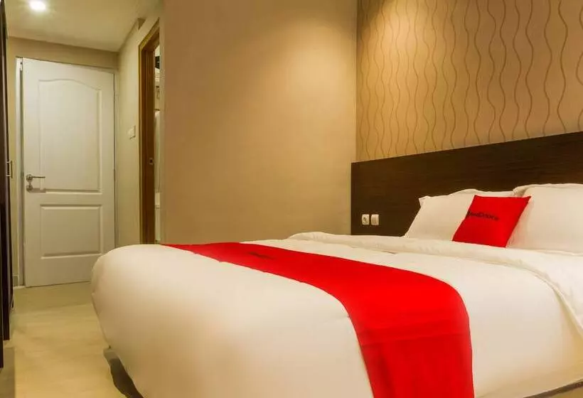 Pension Reddoorz Plus @ Dipatiukur