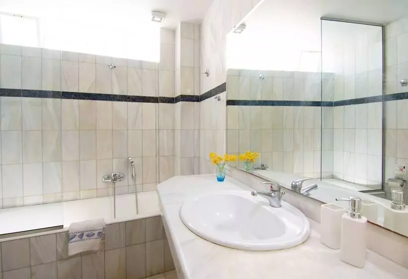 Bellevue Suites