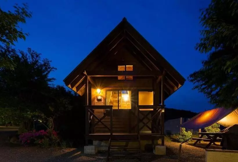 Hotelli Asian Resort Camp Tapa