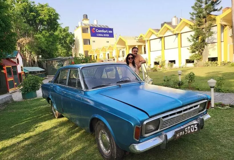 Hotelli Comfort Inn Coral River Resort