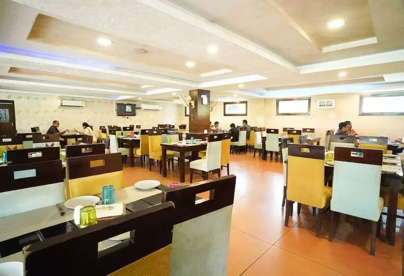 Hotelli Comfort Inn Coral River Resort