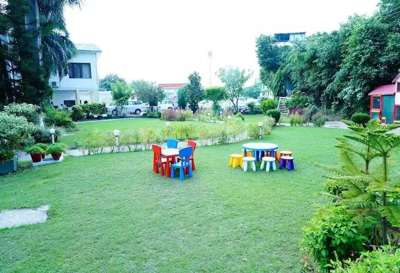 Hotelli Comfort Inn Coral River Resort