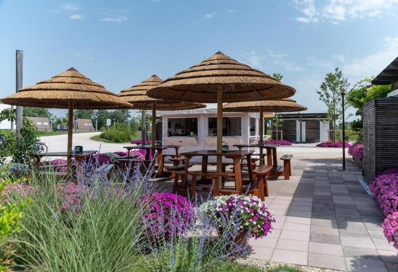 בית מלון כפרי Marina Azzurra Resort