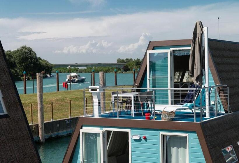 בית מלון כפרי Marina Azzurra Resort