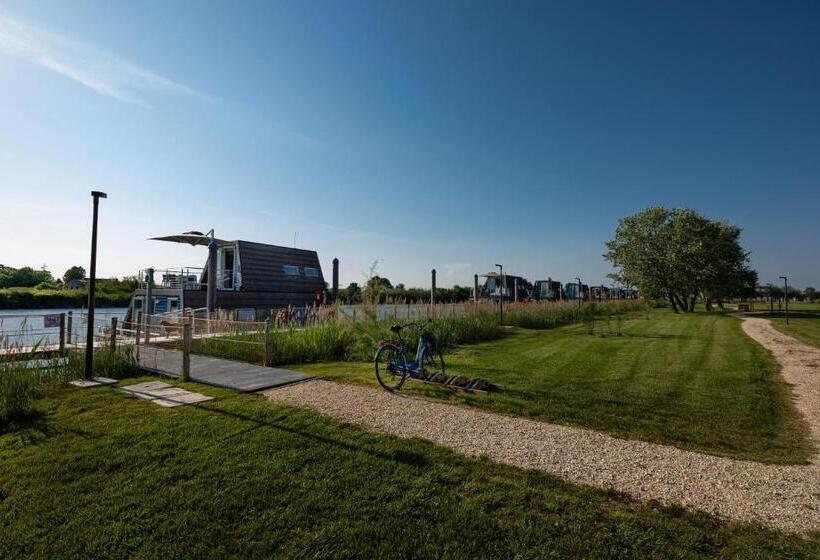 בית מלון כפרי Marina Azzurra Resort