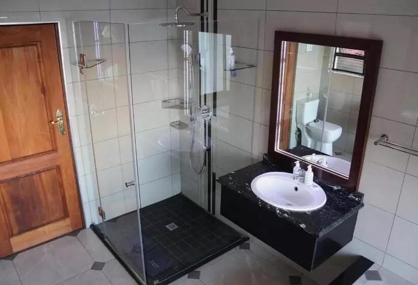 پانسیون Kosmos Lodge