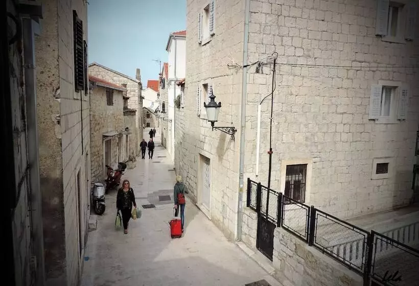 Apartments Lana