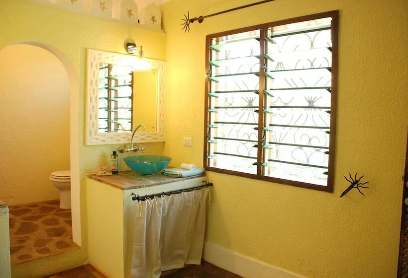 تختخواب و صبحانه Pashmina House