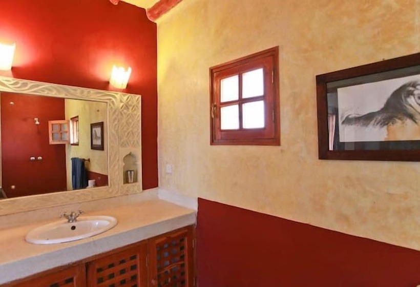 مسافرخانه Cestlavie Resort And Spa