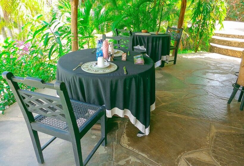 مسافرخانه Cestlavie Resort And Spa