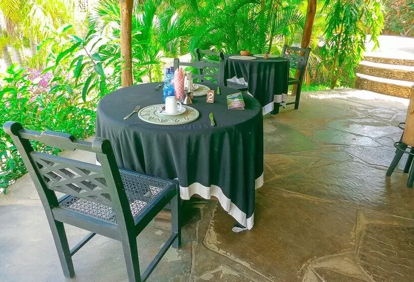 مسافرخانه Cestlavie Resort And Spa