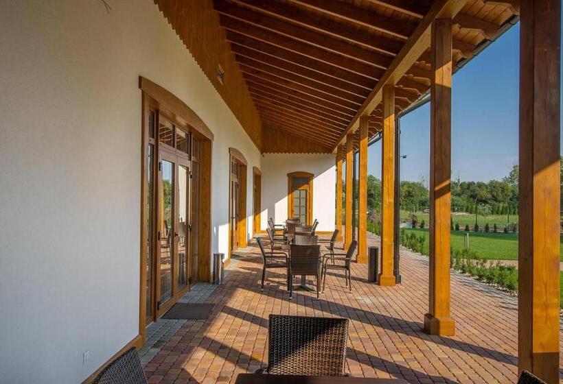 בית מלון כפרי Nowa Holandia