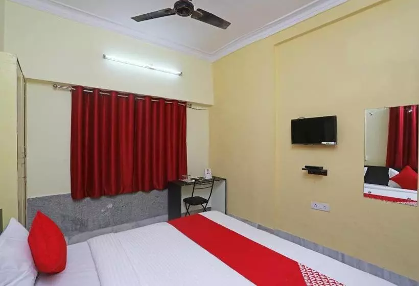 ホテル Oyo 24928 Pi Guest House