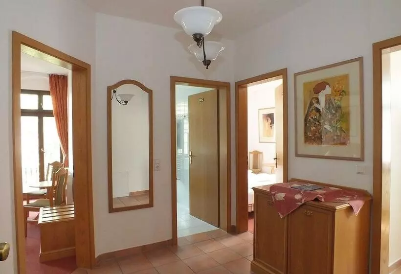 Hotel Parkschlößchen Maasdorf