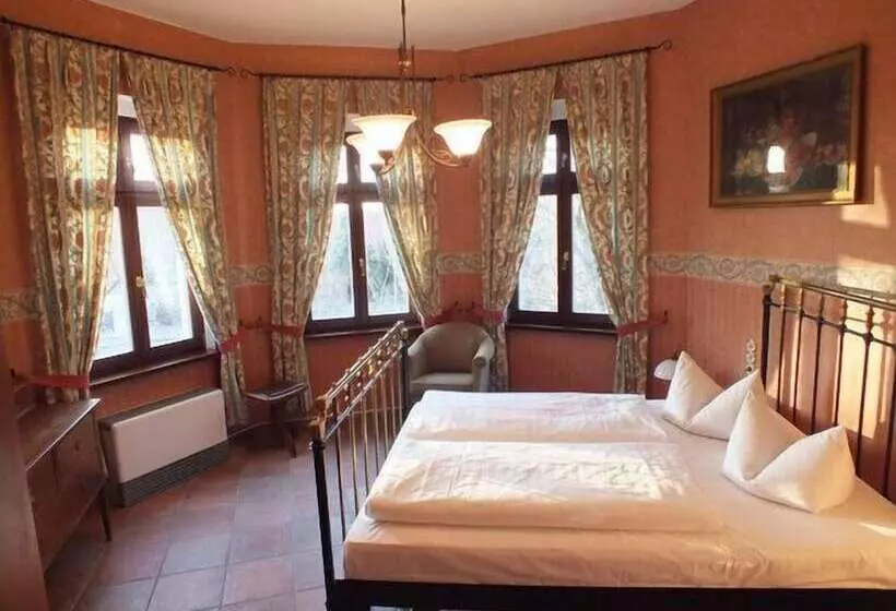 Hotel Parkschlößchen Maasdorf