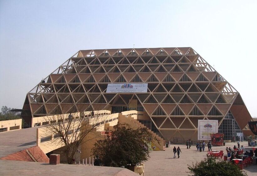 هتل The Orion Plaza Nehru Place