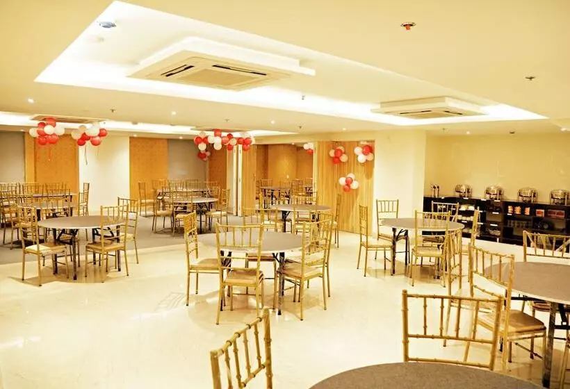 ホテル The Orion Plaza   Nehru Place