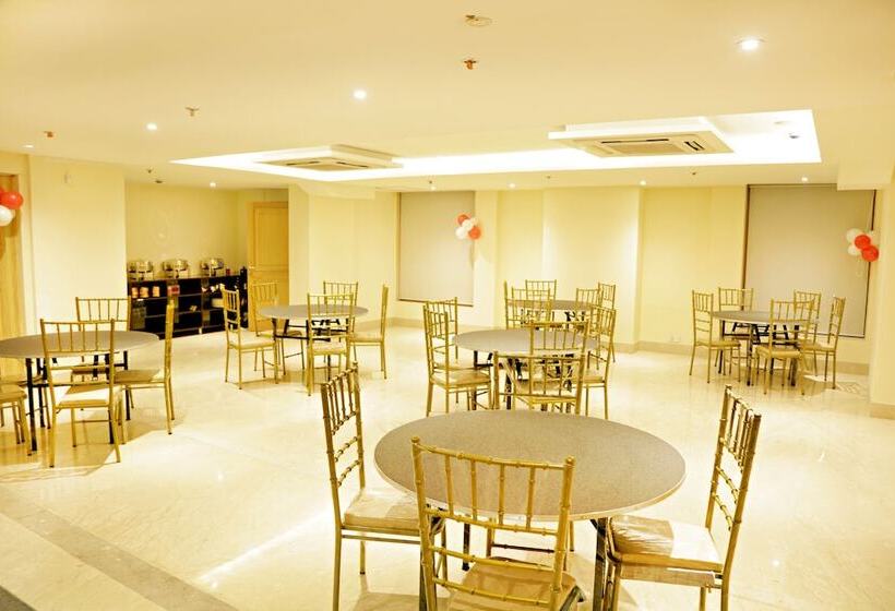 هتل The Orion Plaza Nehru Place