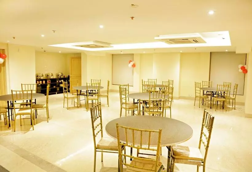 ホテル The Orion Plaza   Nehru Place