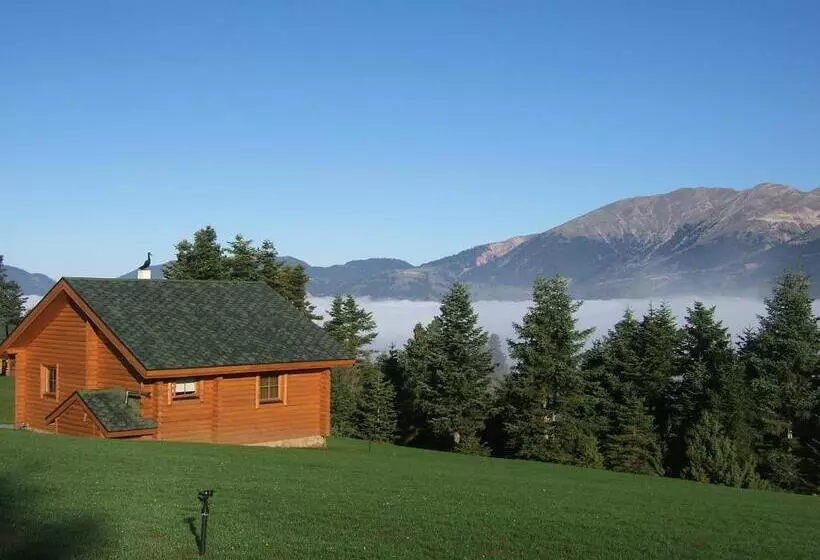 Kedros Village