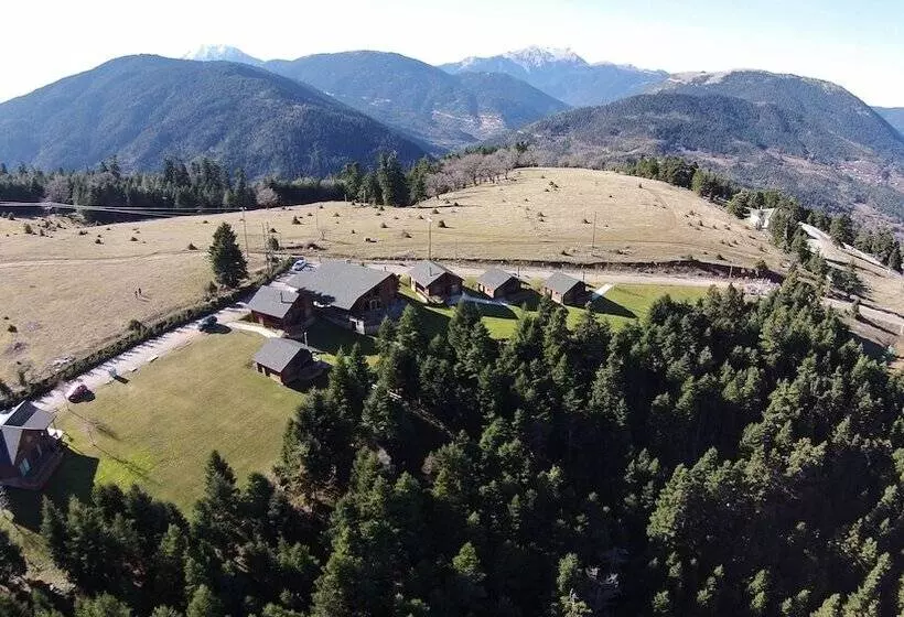 Kedros Village