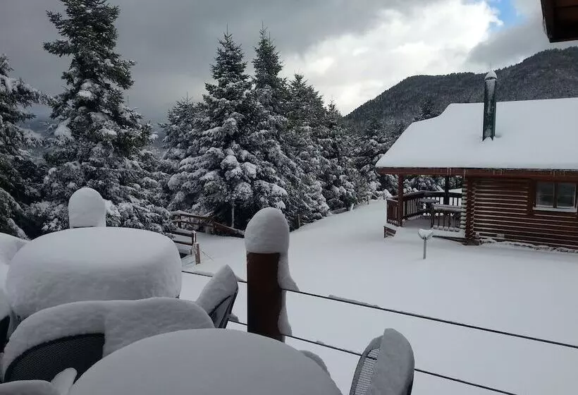 Kedros Village