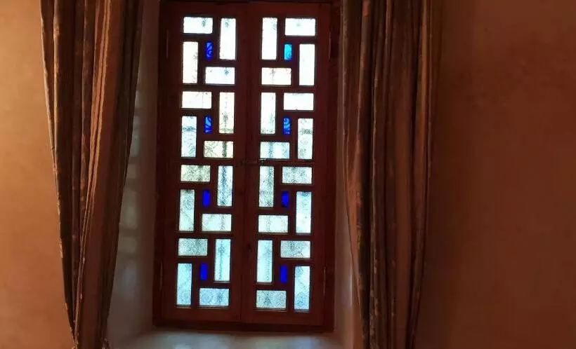 ریاض Sultana Larache